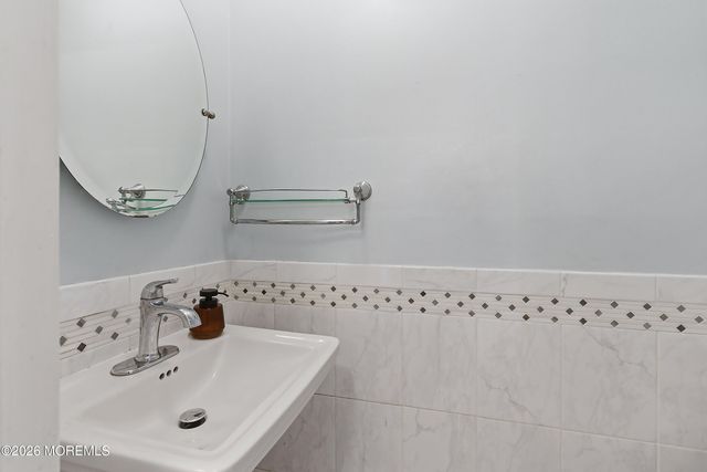 19 Colonial Court, Howell, NJ 07731