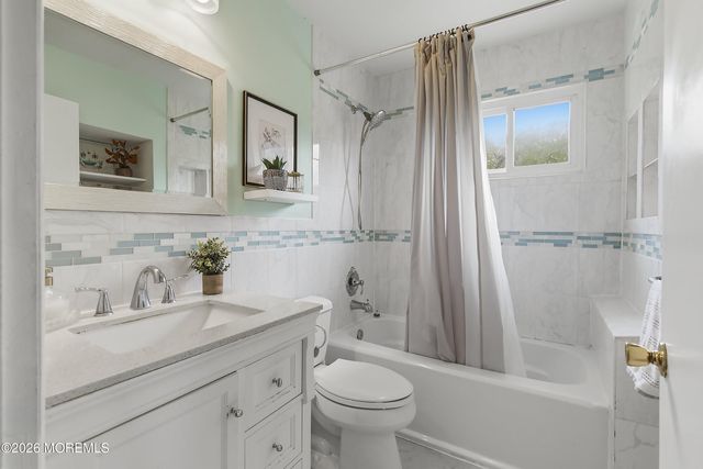 19 Colonial Court, Howell, NJ 07731