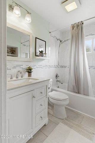 19 Colonial Court, Howell, NJ 07731