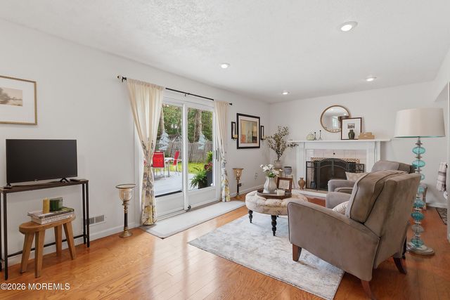 19 Colonial Court, Howell, NJ 07731