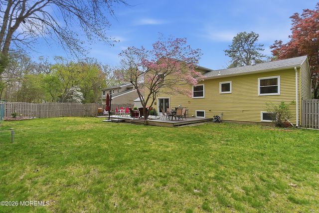 19 Colonial Court, Howell, NJ 07731