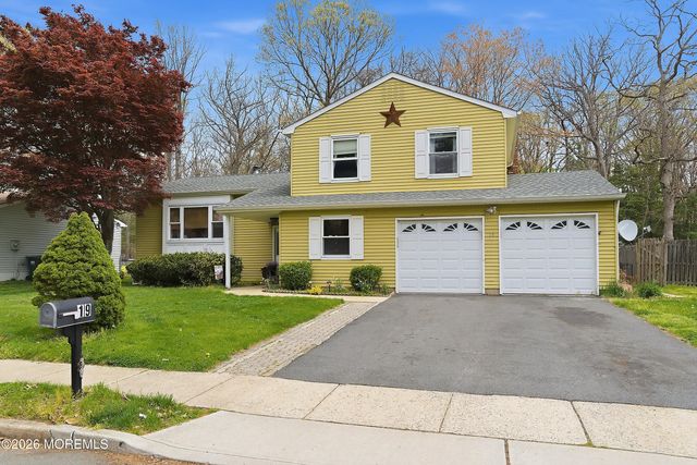 19 Colonial Court, Howell, NJ 07731