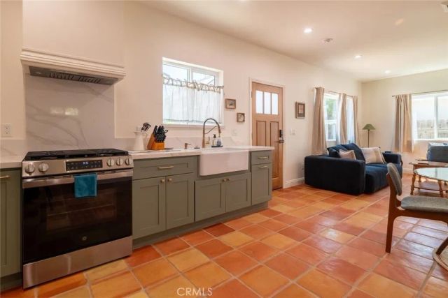 613 W Olive, Monrovia, CA 91016