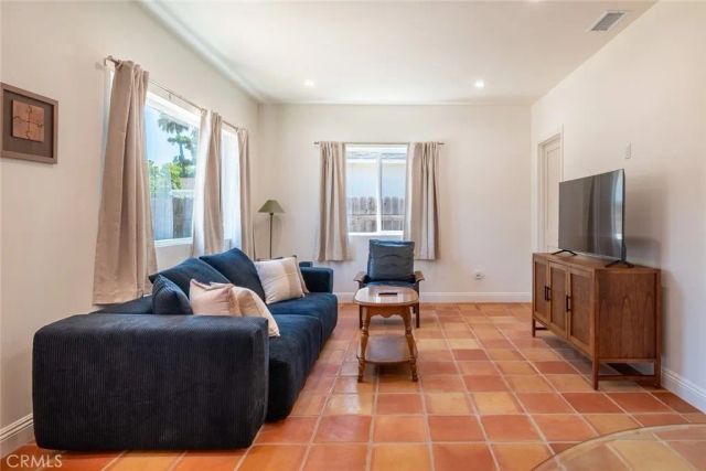 613 W Olive, Monrovia, CA 91016