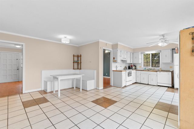 404 Davenport Rd., Mullins, SC 29574