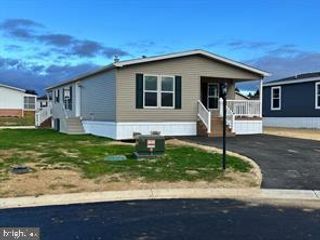 13 EVERGREEN ALY, Palmyra, PA 17078