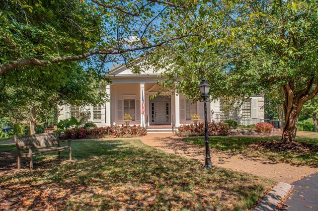 3721 Auburn Ln, Nashville, TN 37215