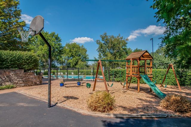 3721 Auburn Ln, Nashville, TN 37215