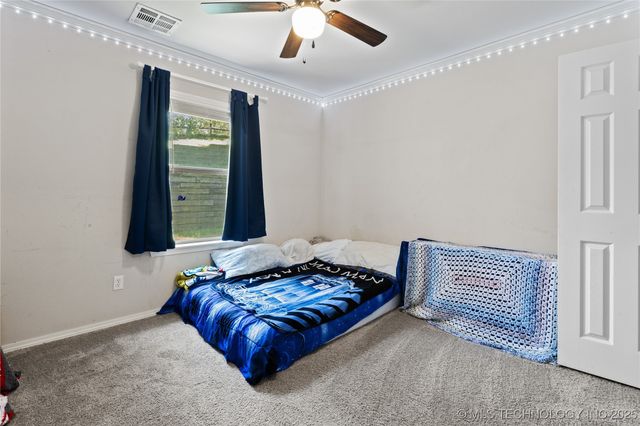 2207 Pecan Chase Circle, Claremore, OK 74017