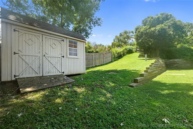2207 Pecan Chase Circle, Claremore, OK 74017