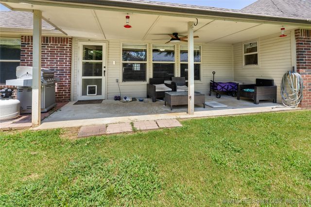2207 Pecan Chase Circle, Claremore, OK 74017