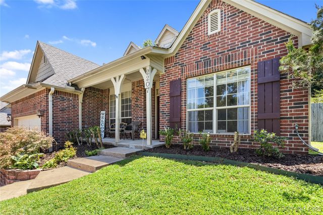 2207 Pecan Chase Circle, Claremore, OK 74017