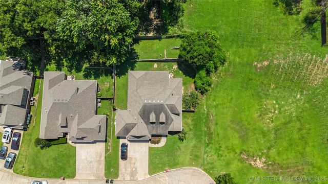 2207 Pecan Chase Circle, Claremore, OK 74017