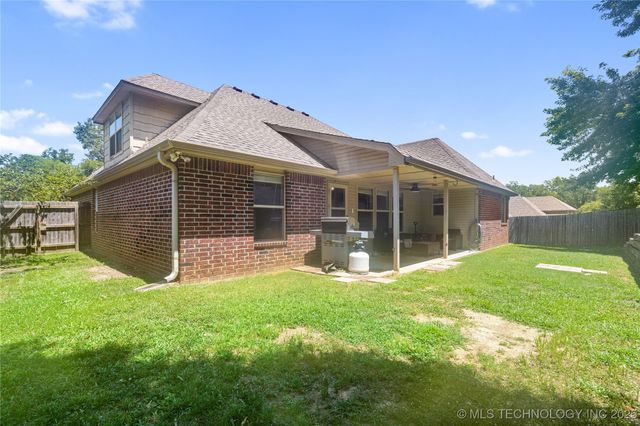 2207 Pecan Chase Circle, Claremore, OK 74017