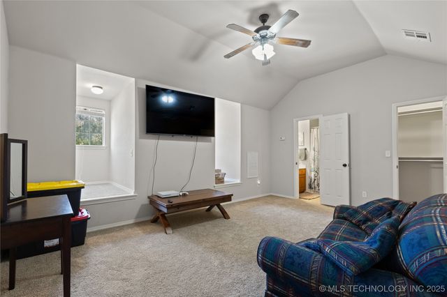 2207 Pecan Chase Circle, Claremore, OK 74017