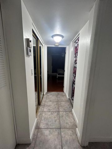 7300 NW 17th Street 121, Plantation, FL 33313