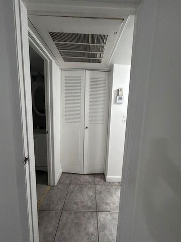 7300 NW 17th Street 121, Plantation, FL 33313