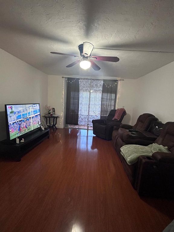 7300 NW 17th Street 121, Plantation, FL 33313
