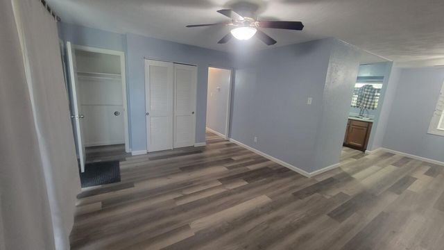 1305 E 40th Avenue, Gary, IN 46409