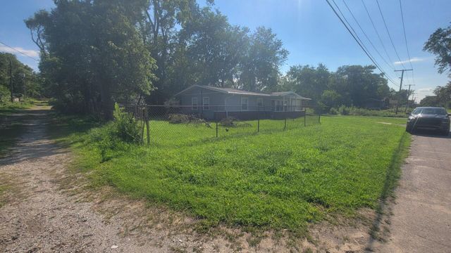 1305 E 40th Avenue, Gary, IN 46409