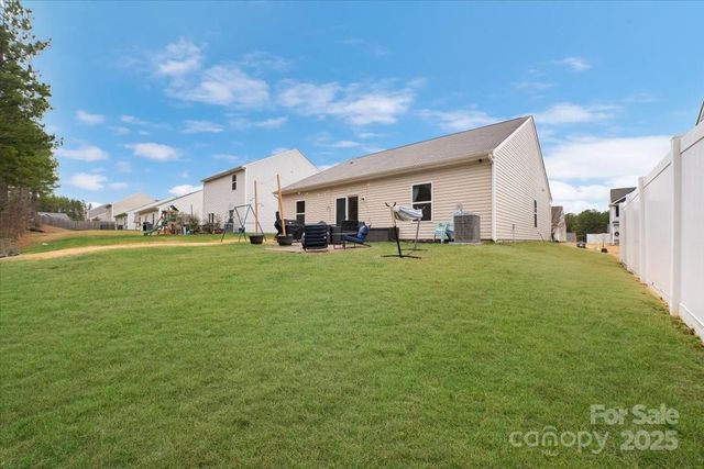 7332 Amberly Hills Road, Charlotte, NC 28215