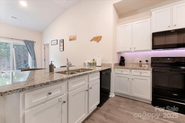 7332 Amberly Hills Road, Charlotte, NC 28215