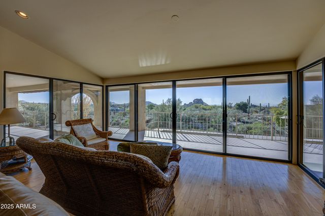 2003 E SMOKETREE Drive, Carefree, AZ 85377