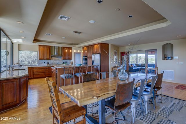 2003 E SMOKETREE Drive, Carefree, AZ 85377