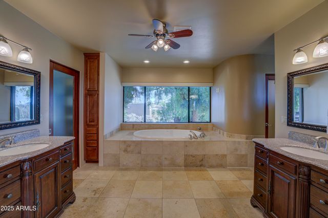 2003 E SMOKETREE Drive, Carefree, AZ 85377