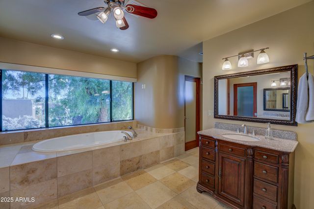 2003 E SMOKETREE Drive, Carefree, AZ 85377