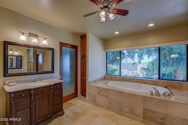 2003 E SMOKETREE Drive, Carefree, AZ 85377