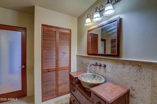 2003 E SMOKETREE Drive, Carefree, AZ 85377