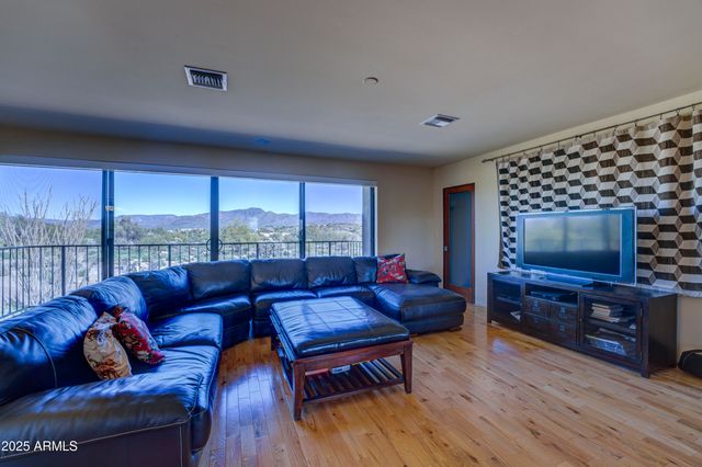 2003 E SMOKETREE Drive, Carefree, AZ 85377