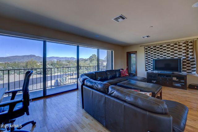 2003 E SMOKETREE Drive, Carefree, AZ 85377