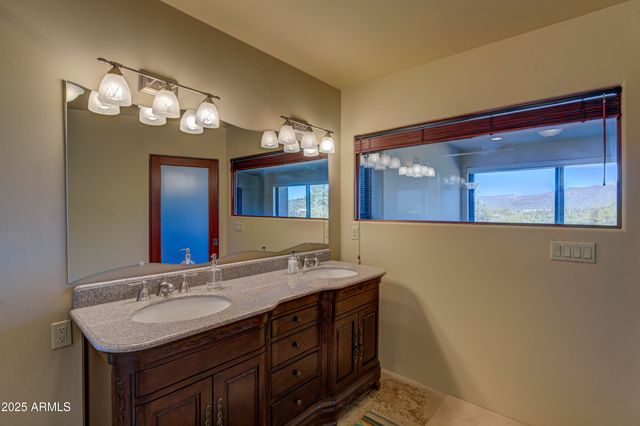 2003 E SMOKETREE Drive, Carefree, AZ 85377