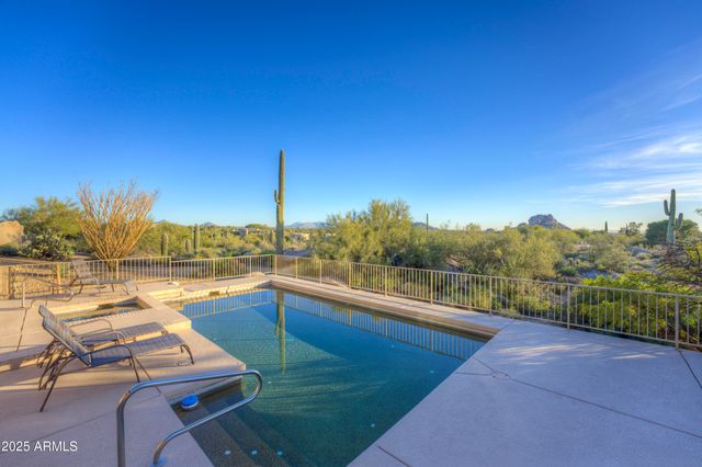 2003 E SMOKETREE Drive, Carefree, AZ 85377