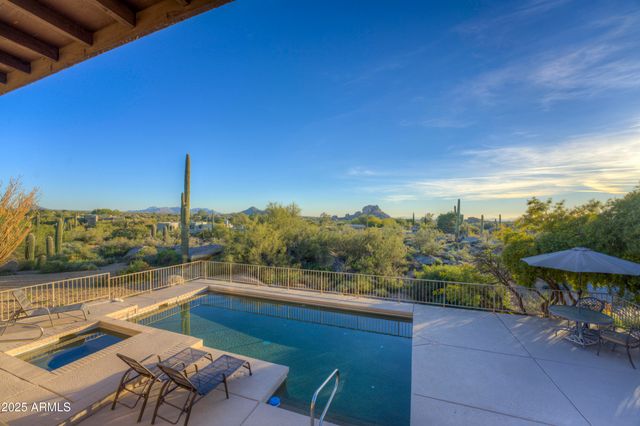 2003 E SMOKETREE Drive, Carefree, AZ 85377