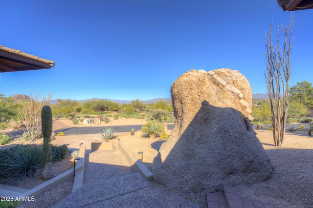 2003 E SMOKETREE Drive, Carefree, AZ 85377