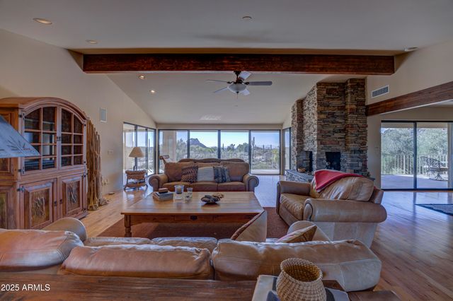 2003 E SMOKETREE Drive, Carefree, AZ 85377