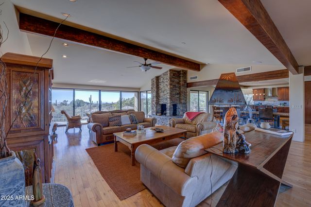 2003 E SMOKETREE Drive, Carefree, AZ 85377