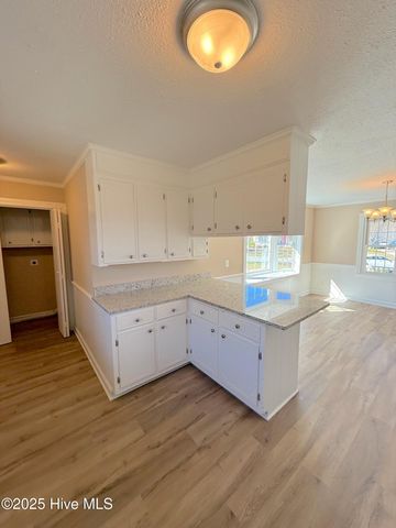 3809 Robin Road, Ayden, NC 28513