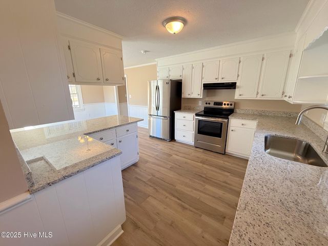 3809 Robin Road, Ayden, NC 28513