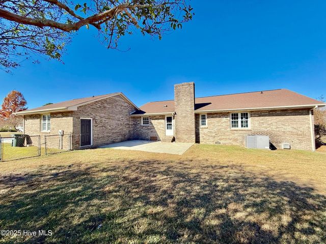 3809 Robin Road, Ayden, NC 28513