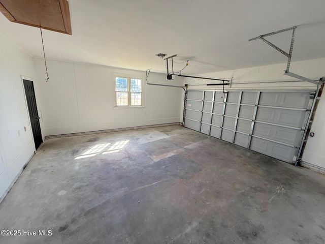 3809 Robin Road, Ayden, NC 28513