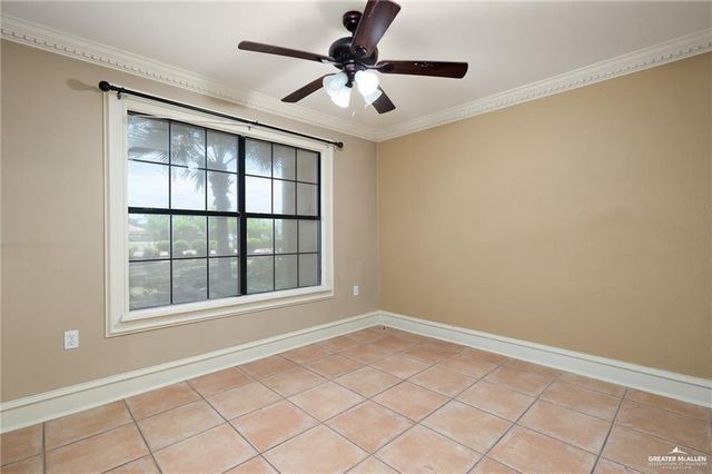 2400 Palm Hurst Drive, Palmhurst, TX 78573