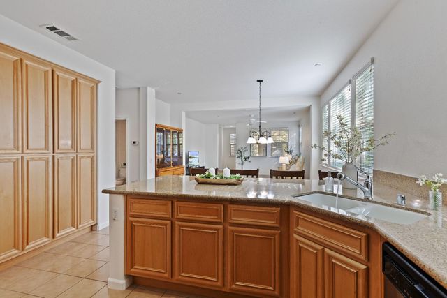 1529 Marseille Ln, Roseville, CA 95747