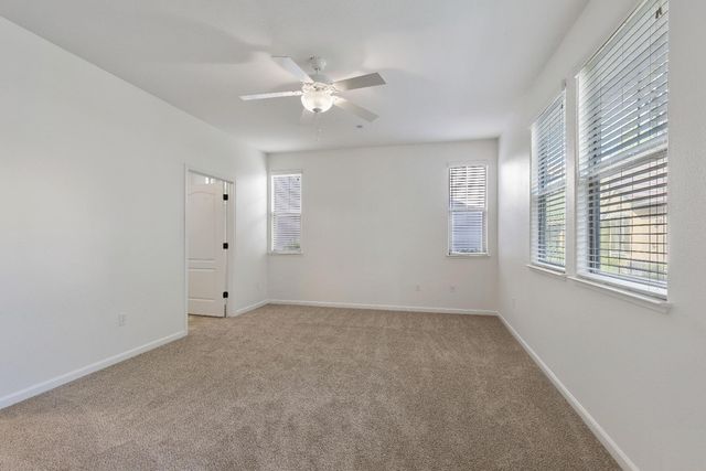 1529 Marseille Ln, Roseville, CA 95747