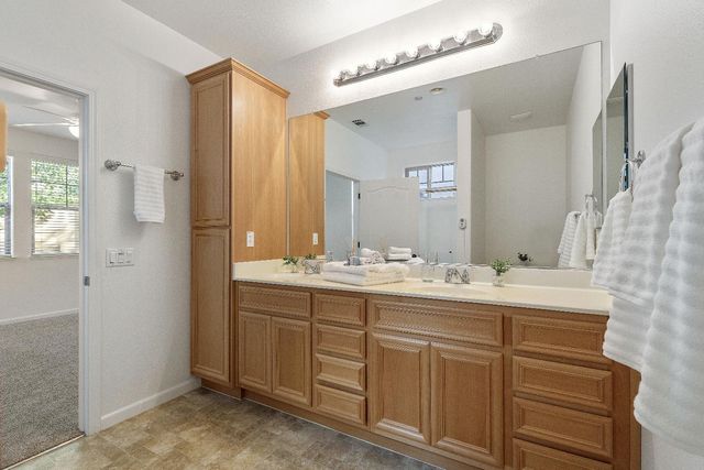 1529 Marseille Ln, Roseville, CA 95747