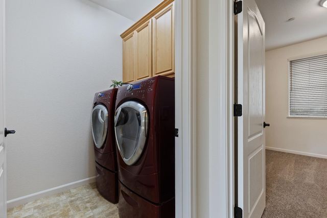 1529 Marseille Ln, Roseville, CA 95747