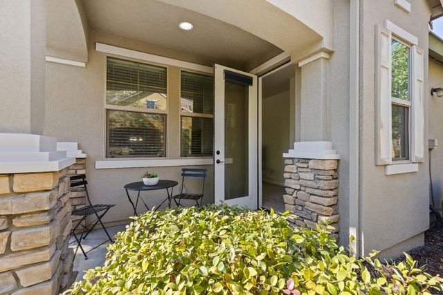 1529 Marseille Ln, Roseville, CA 95747